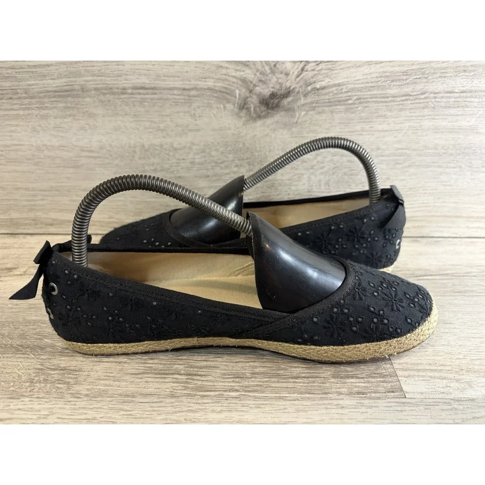 UGG tassy eyelet