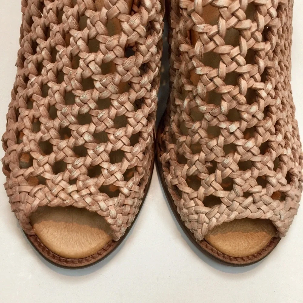 Sundance Veracruz Hive & Honey Sandals Pink Sz 10