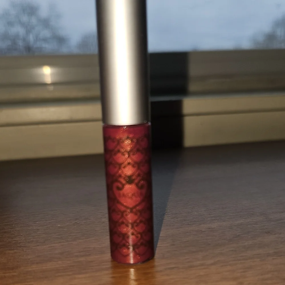 Jaqua glossy lip
