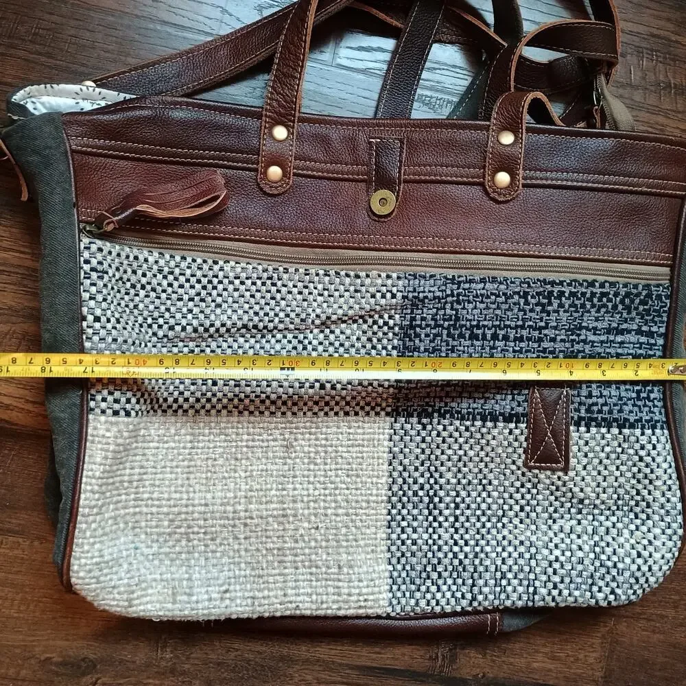 Myra Bag myra messenger