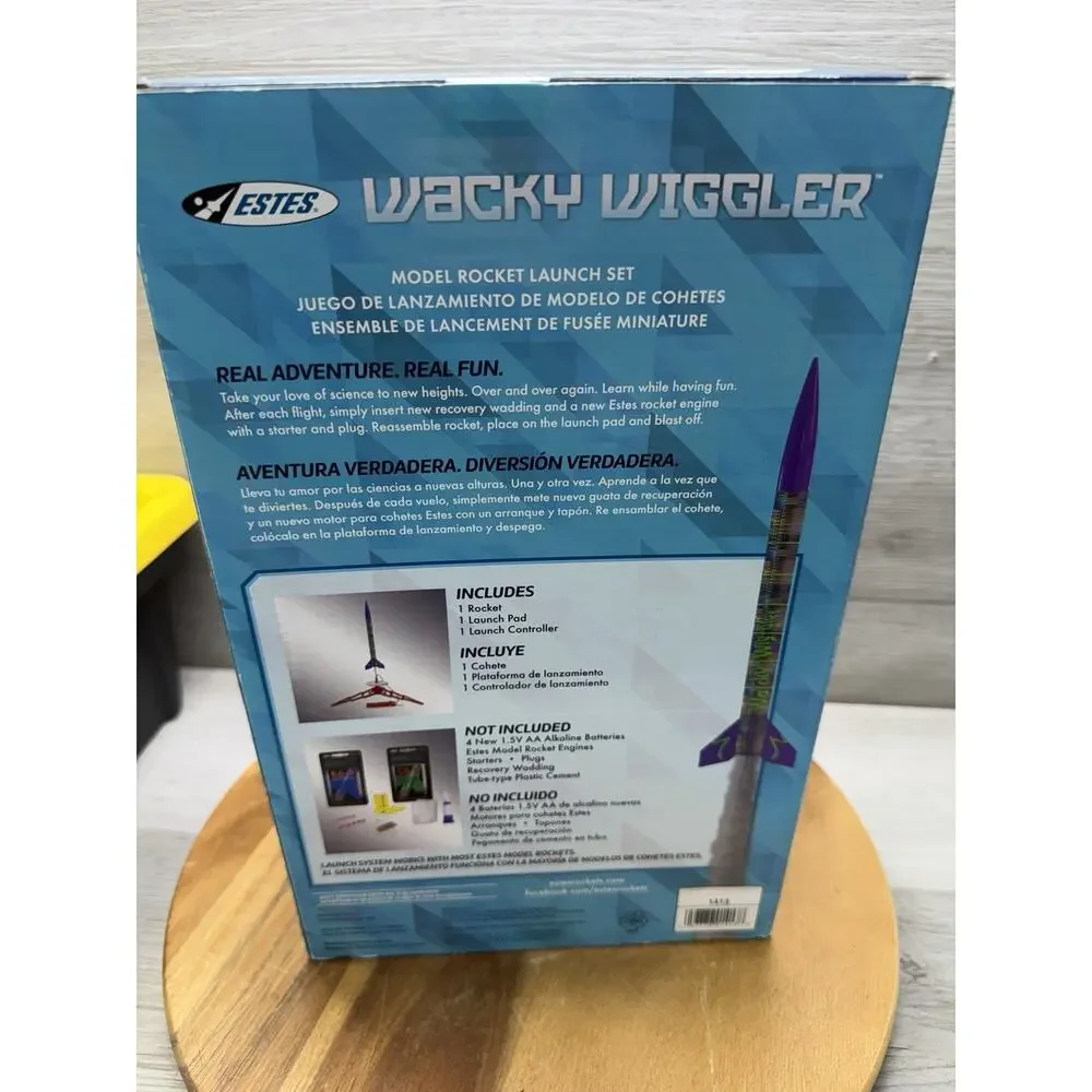 ESTES 1413 WACKY WIGGLER Level 2 Model Rocket Launch Set