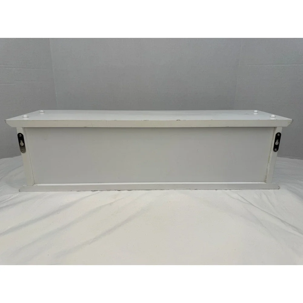 N/A white wooden