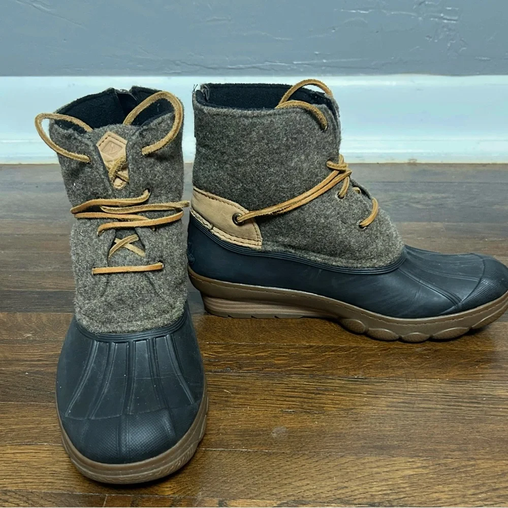 Sperry durable stylish