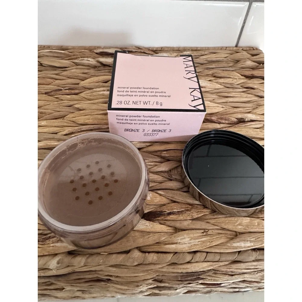 Mary Kay Mineral Powder Foundation - Bronze 3- .28 oz Discontinued New‎ Sealed