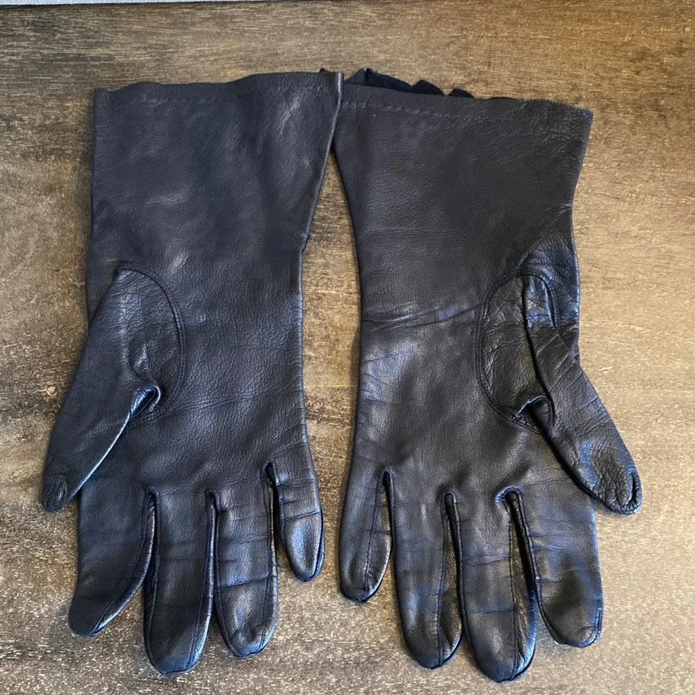 N/A black leather