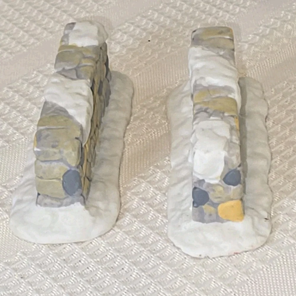 Christmas Village Snowy‎ Stone Wall  Porcelain 2 Segments 1.25
