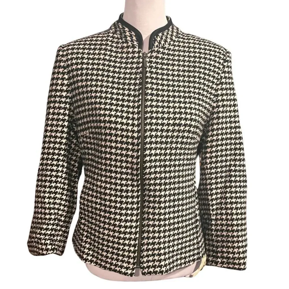 Apostrophe wool blend
