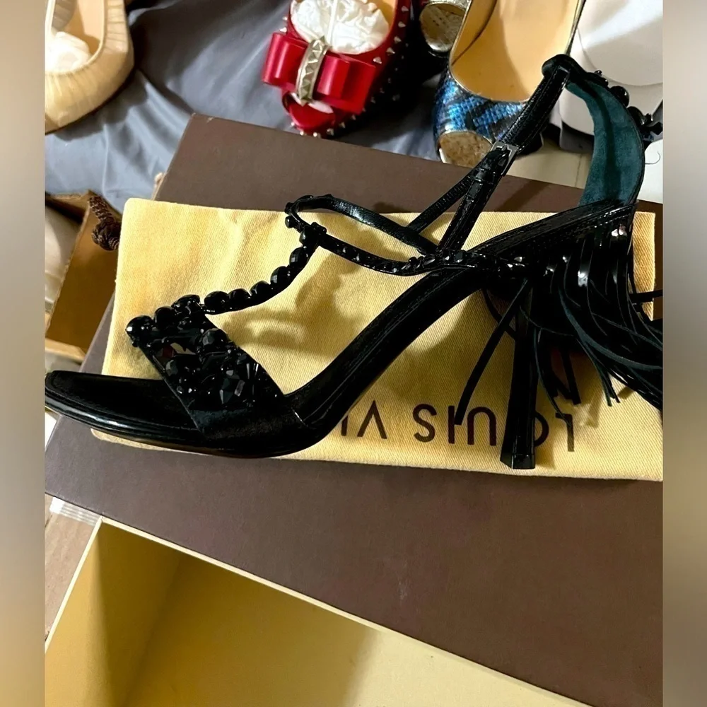 Louis Vuitton presenting royalty