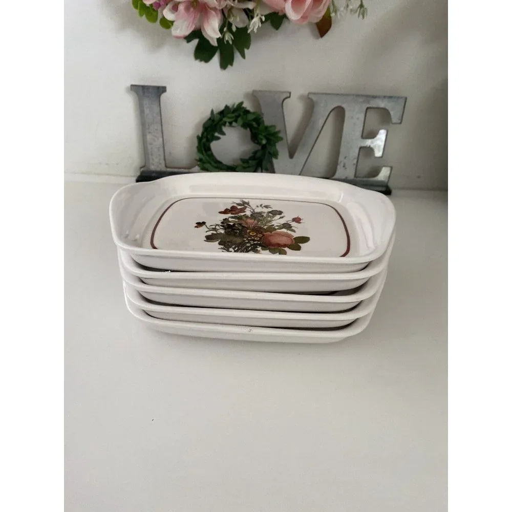 Unbranded vintage set
