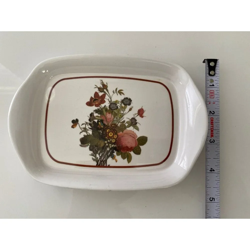 Unbranded vintage set