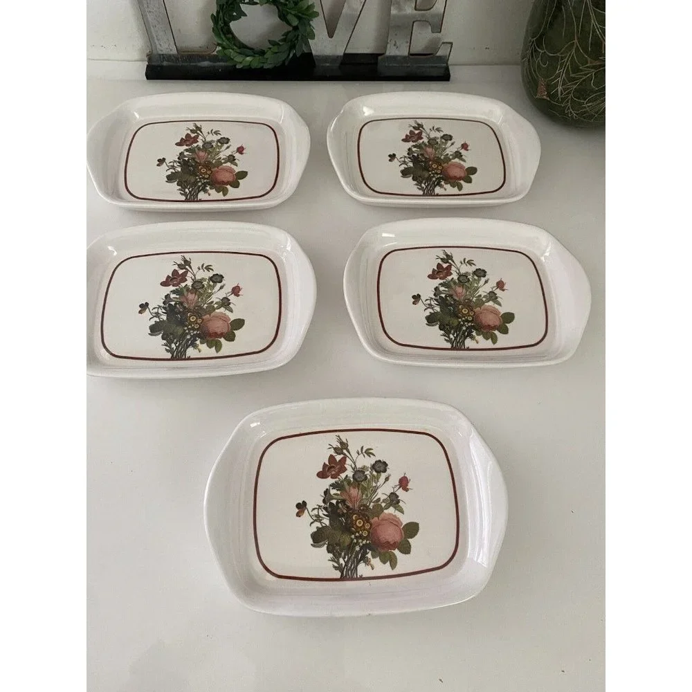 Unbranded vintage set