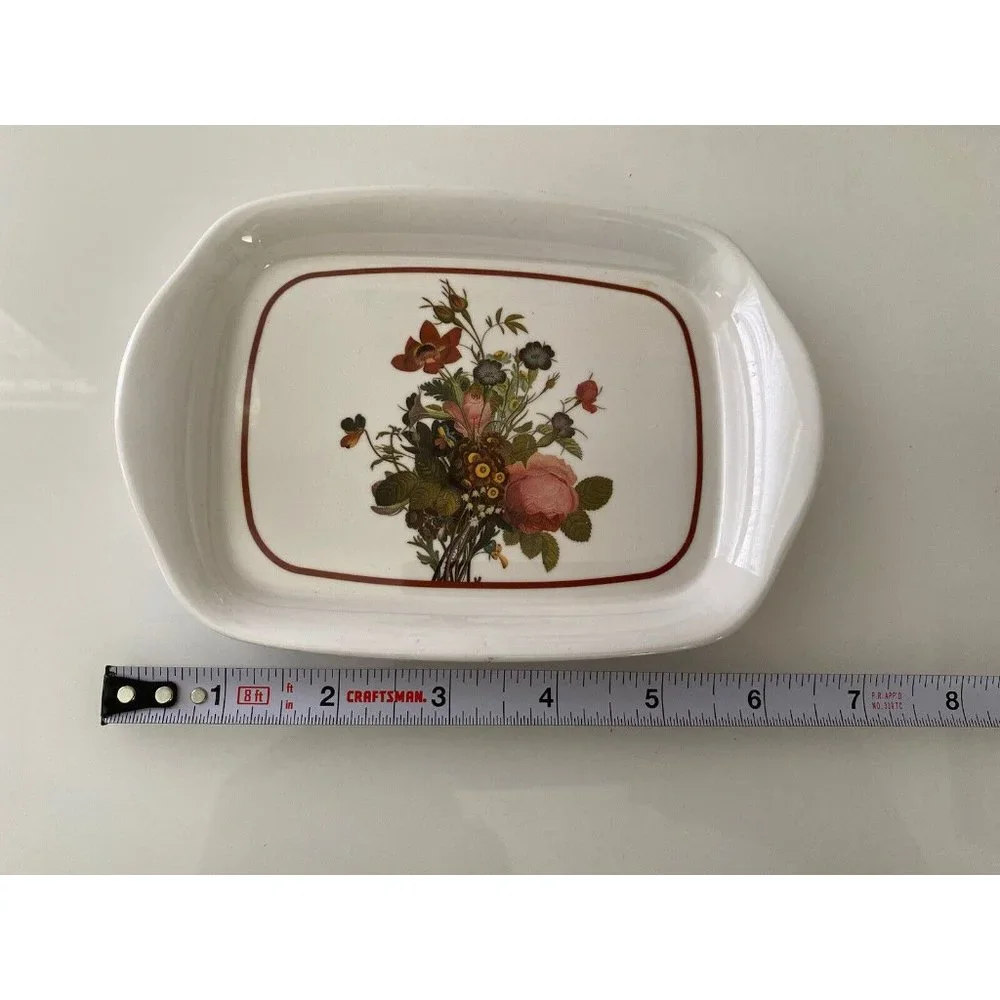 Unbranded vintage set