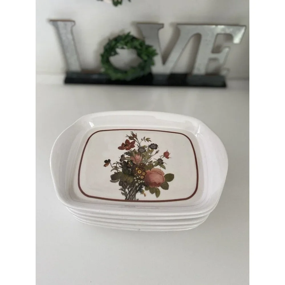 Unbranded vintage set