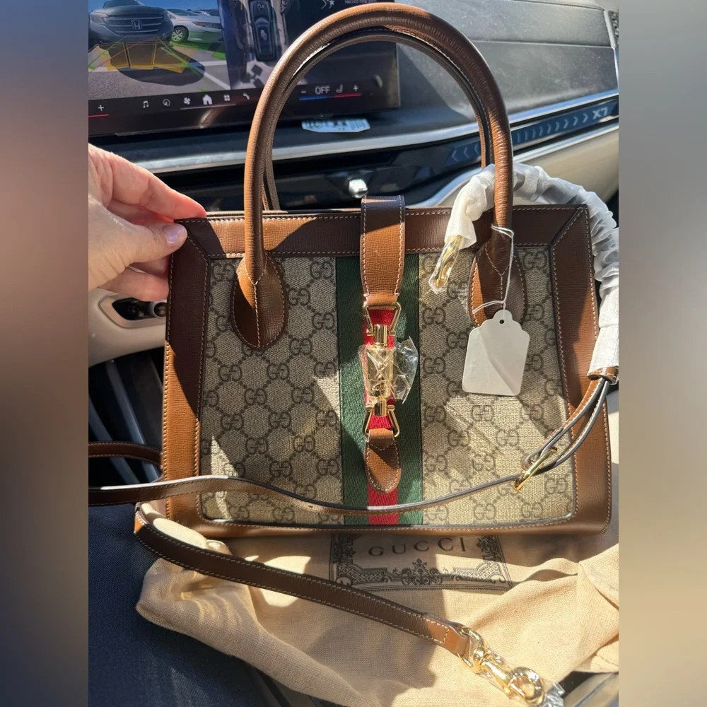 Gucci 1961 Jackie Supreme TanSatchel Bag with shoulder strap. NWT