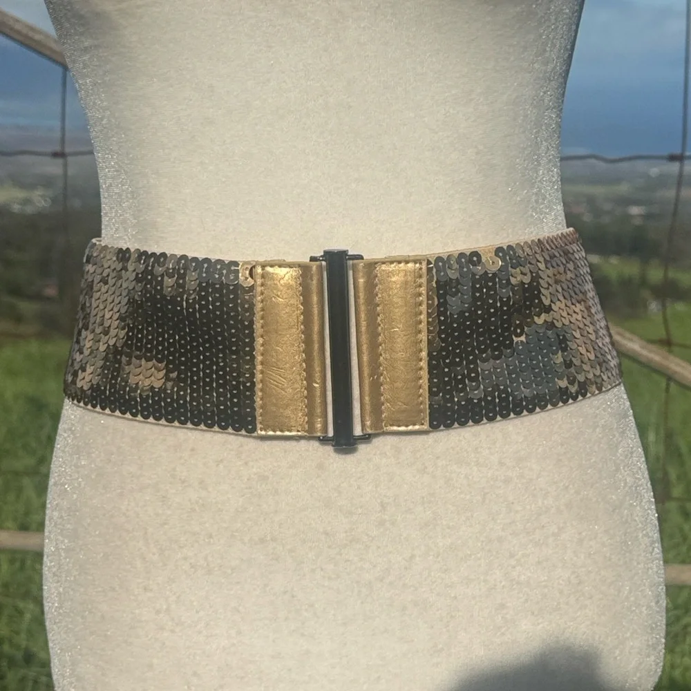 N/A gold sequin