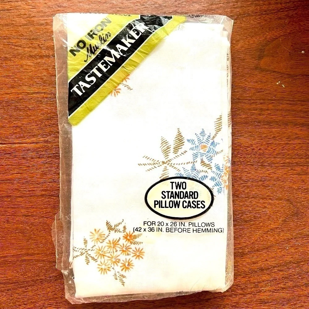 Tastemaker Vintage NOS No Iron Muslin Floral Standard Pillowcases Pair 70s
