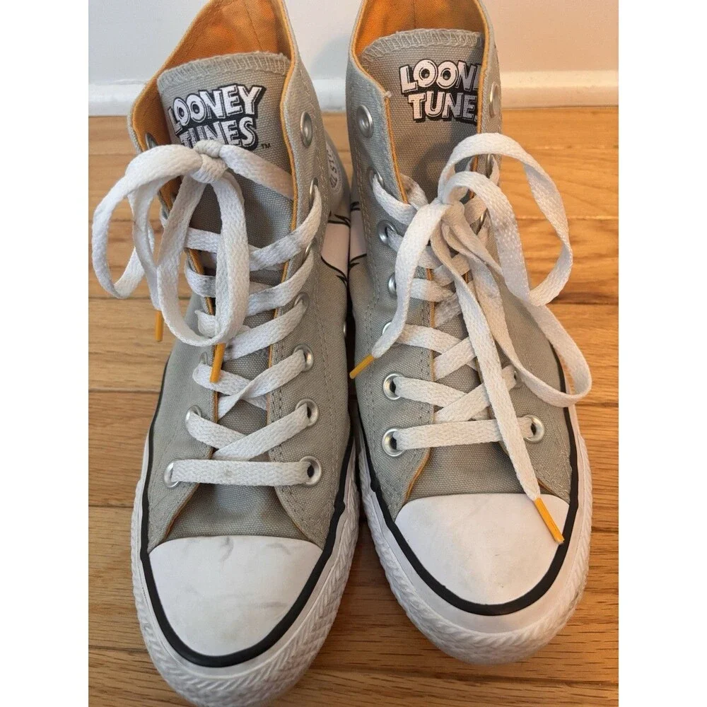 Converse looney tunes