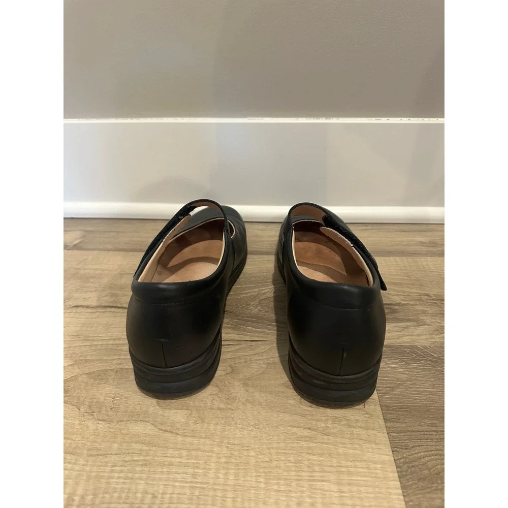 Finn Comfort Harumi Mary Janes size 11.5‎