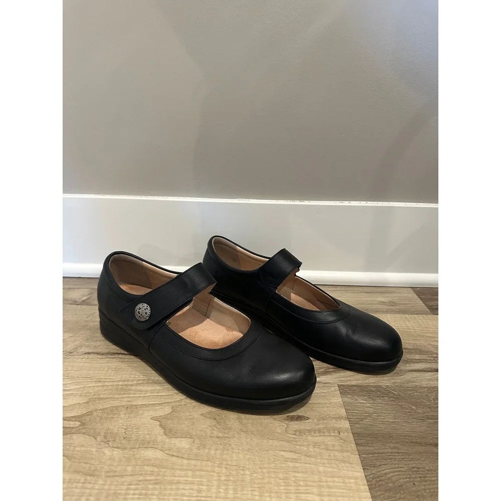 Finn Comfort Harumi Mary Janes size 11.5‎