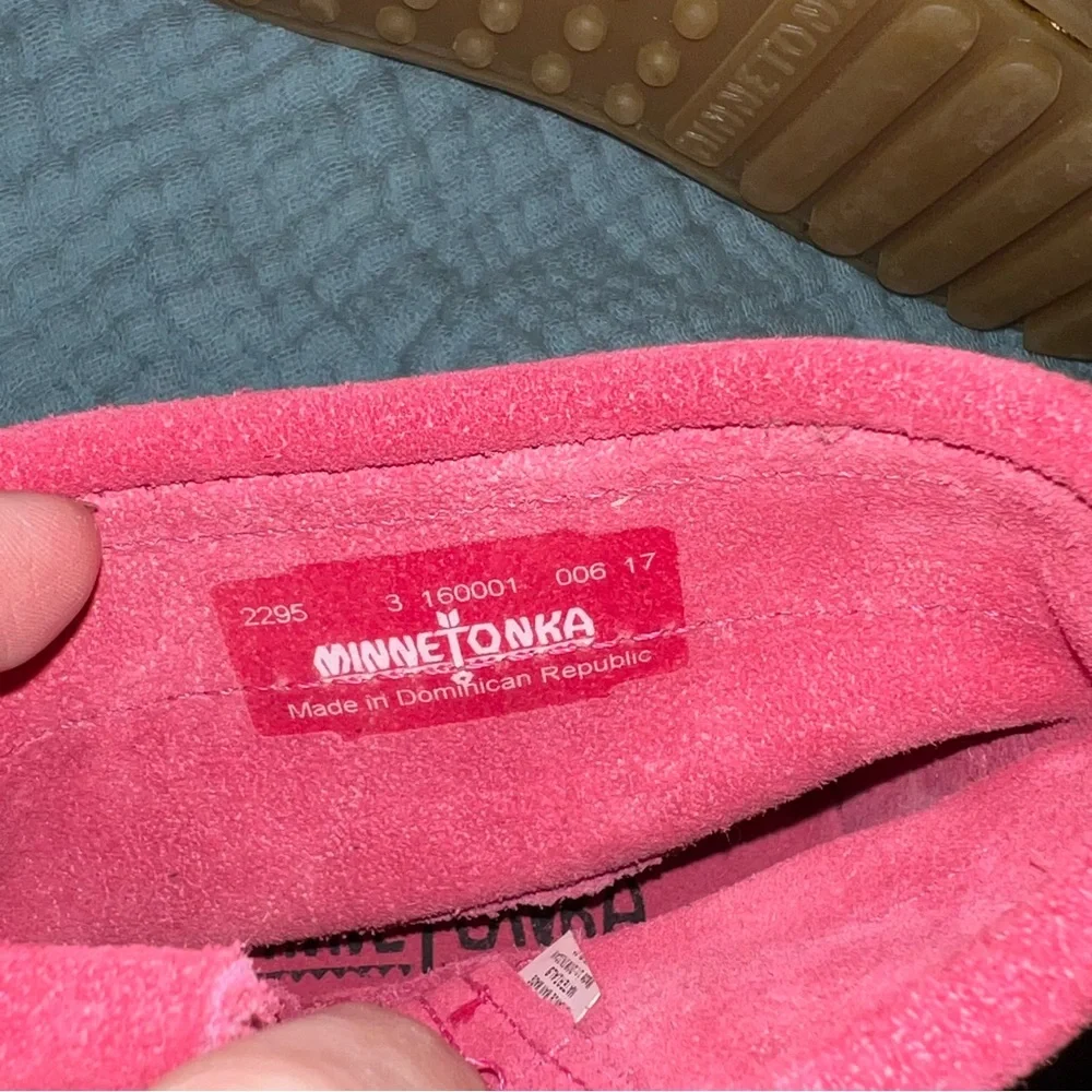 Minnetonka fringed moccasins