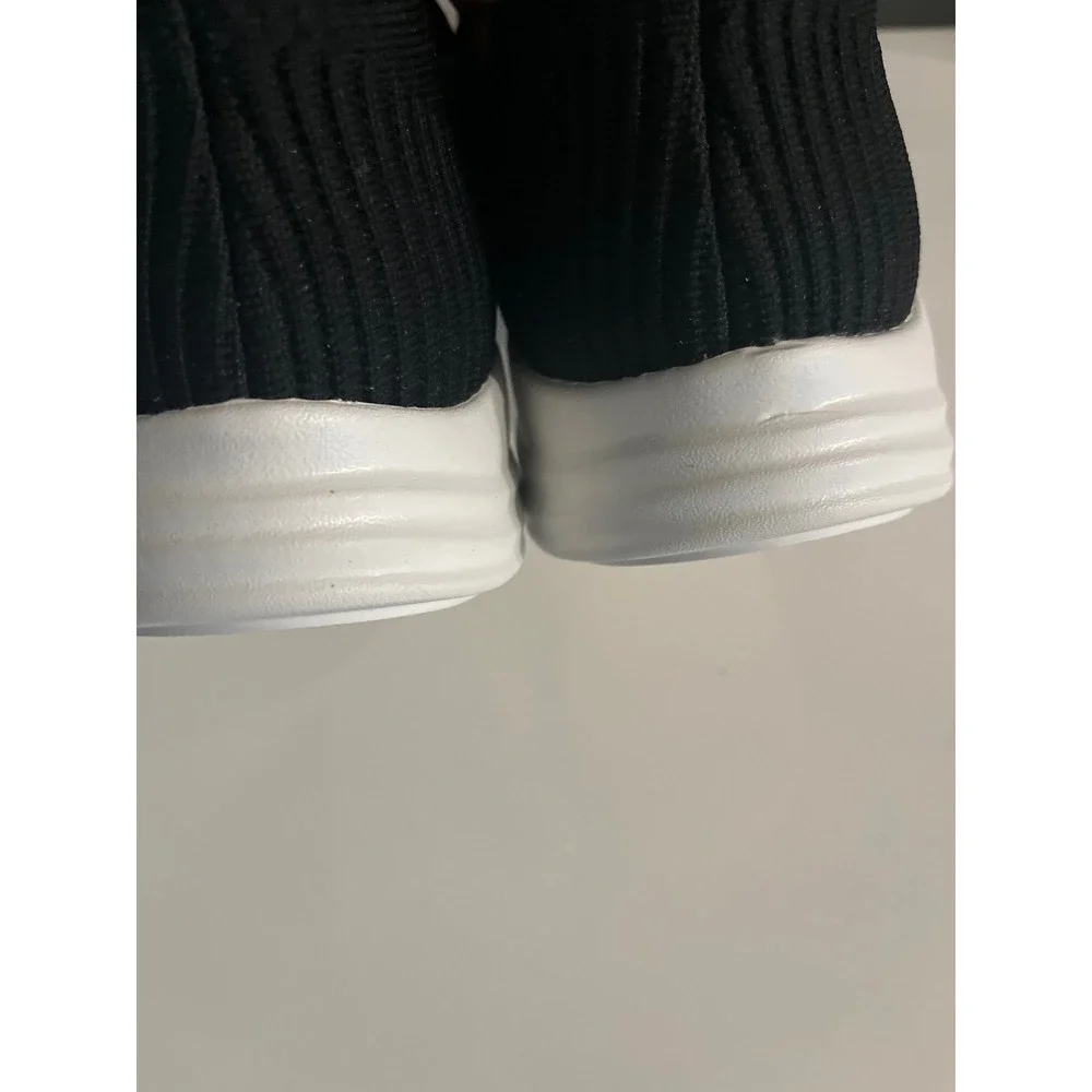 Skechers hands free