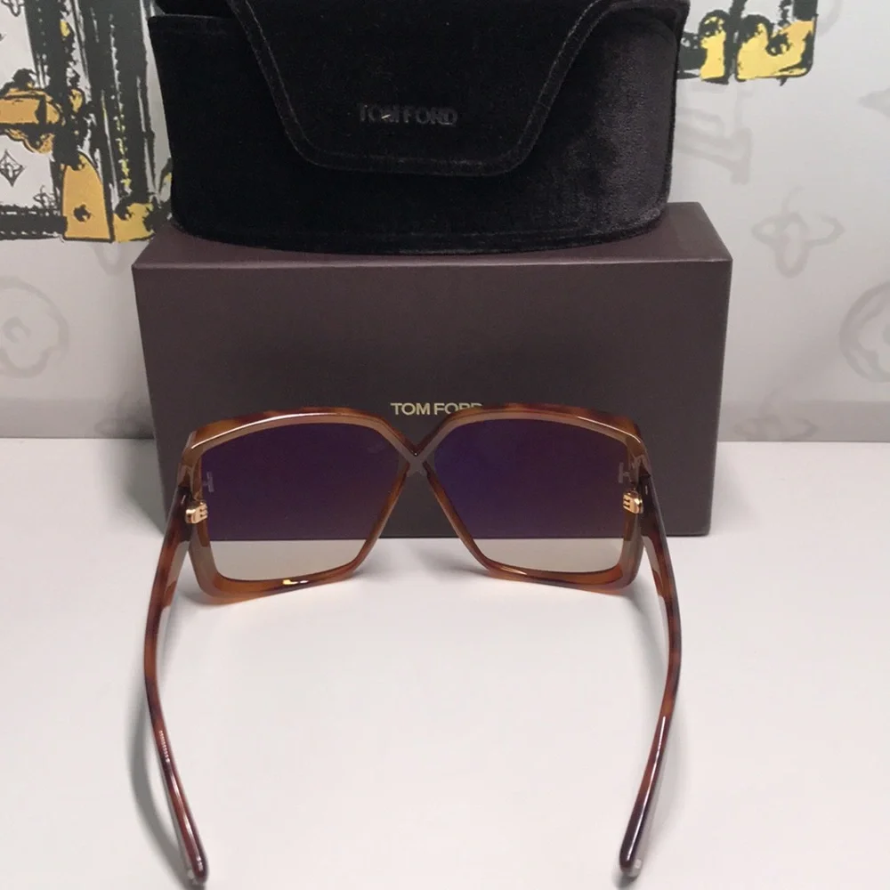 Tom Ford description 53p