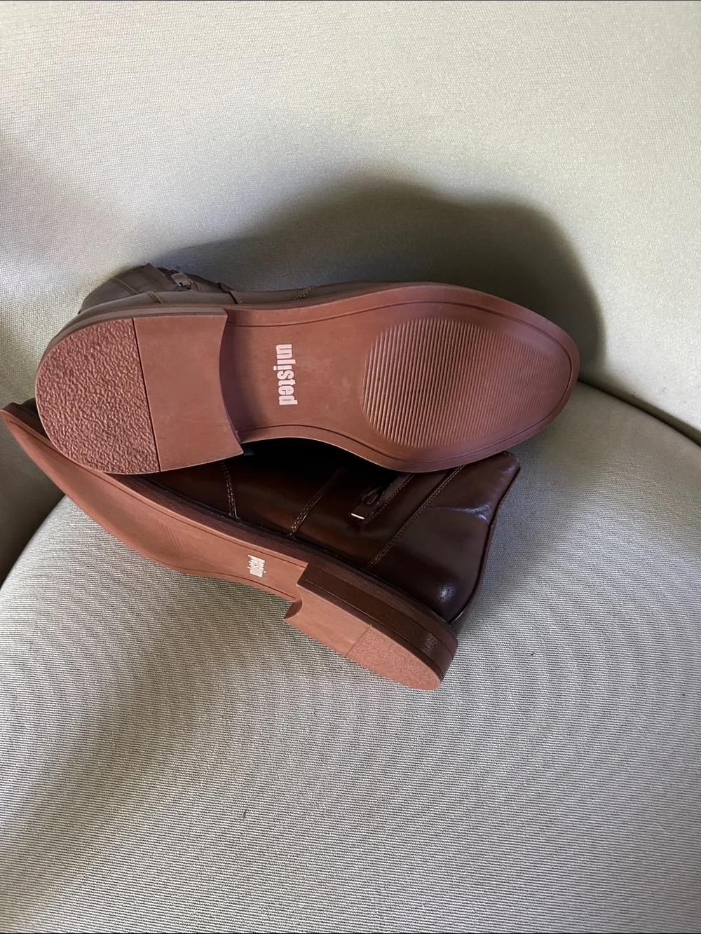 Unlisted sleek chukka