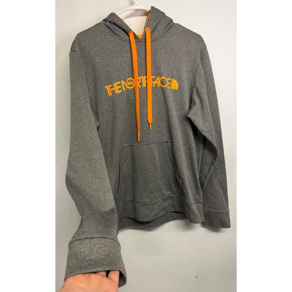 The North Face Mens Gray Orange Logo Pullover Hoodie Sweatshirt Medium TC2D