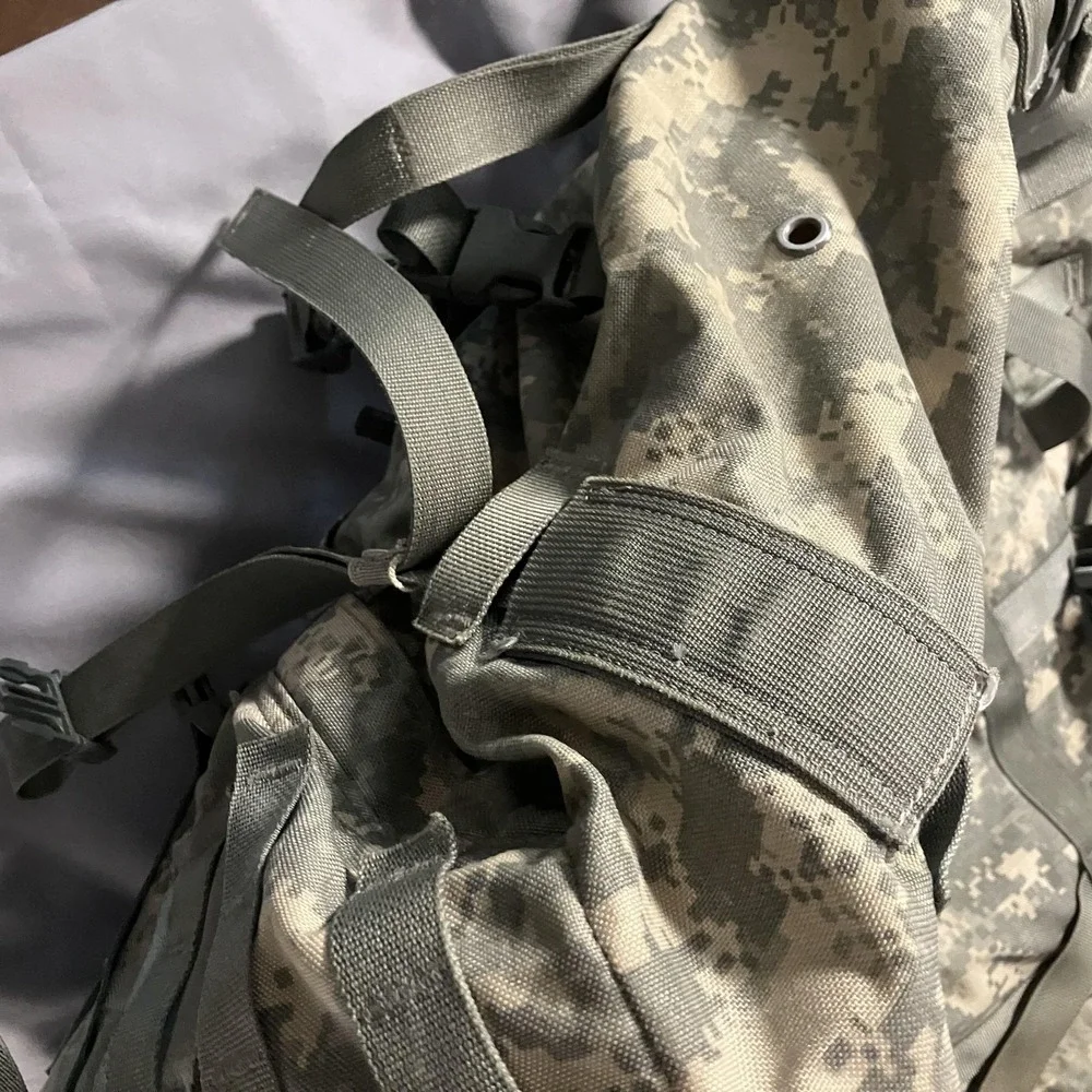 MOLLE II‎ Large Rucksack ACU Digital Camo Military Pack NSN 8465-01-524-5285