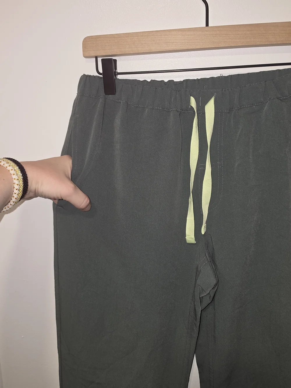 Figs comfortable olive