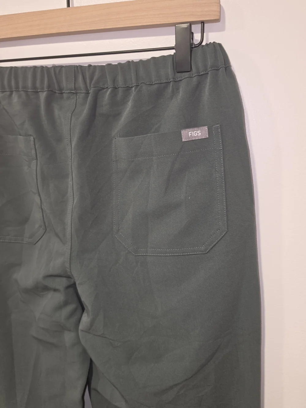 Figs comfortable olive