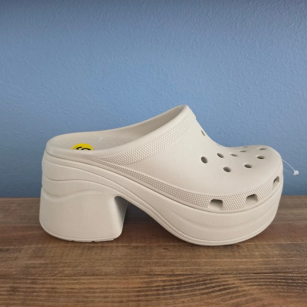 CROCS color mule