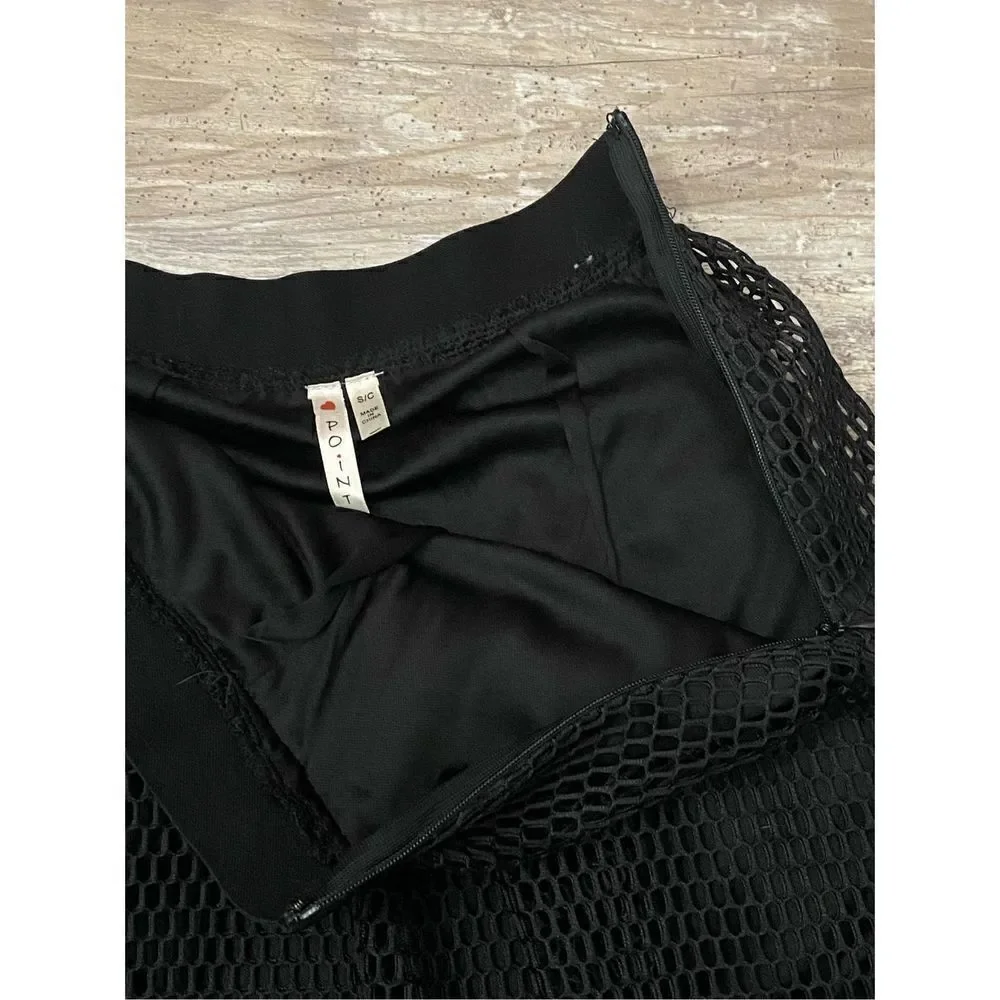 Point black lined