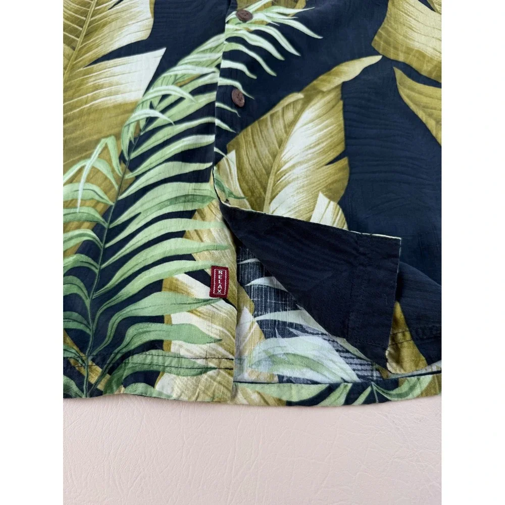 Tommy Bahama embrace relaxed