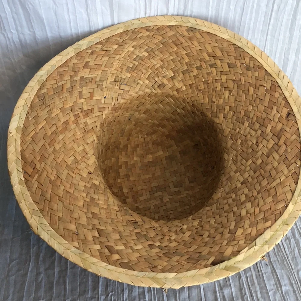 unbranded womans wicker