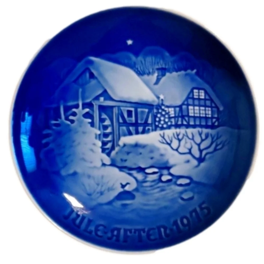 Vintage 1975 Bing & Grondahl Christmas 7
