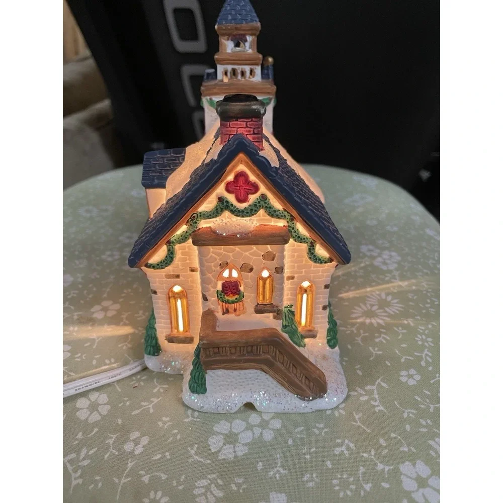 VINTAGE 2000 TRIM A HOME BAYBERRY VILLAGE Lighted Porcelain Church Light‎ Up