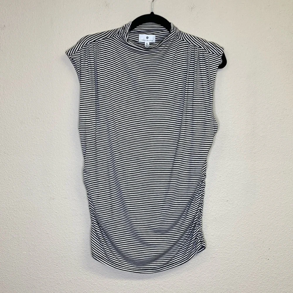 Socialite Mock Neck Sleeveless Knit Top NWT Size XL
