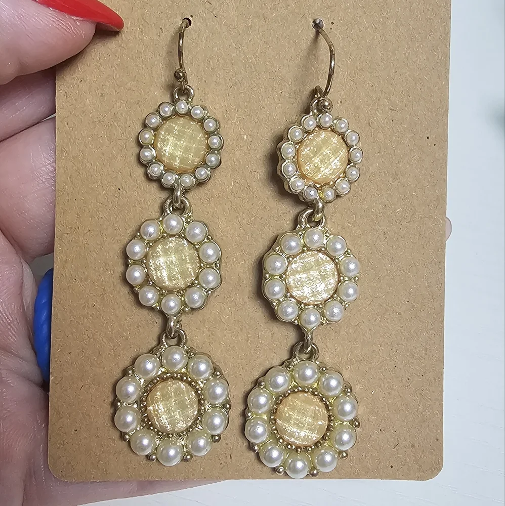 Elegant Gold and Pearl Drop‎ Earrings