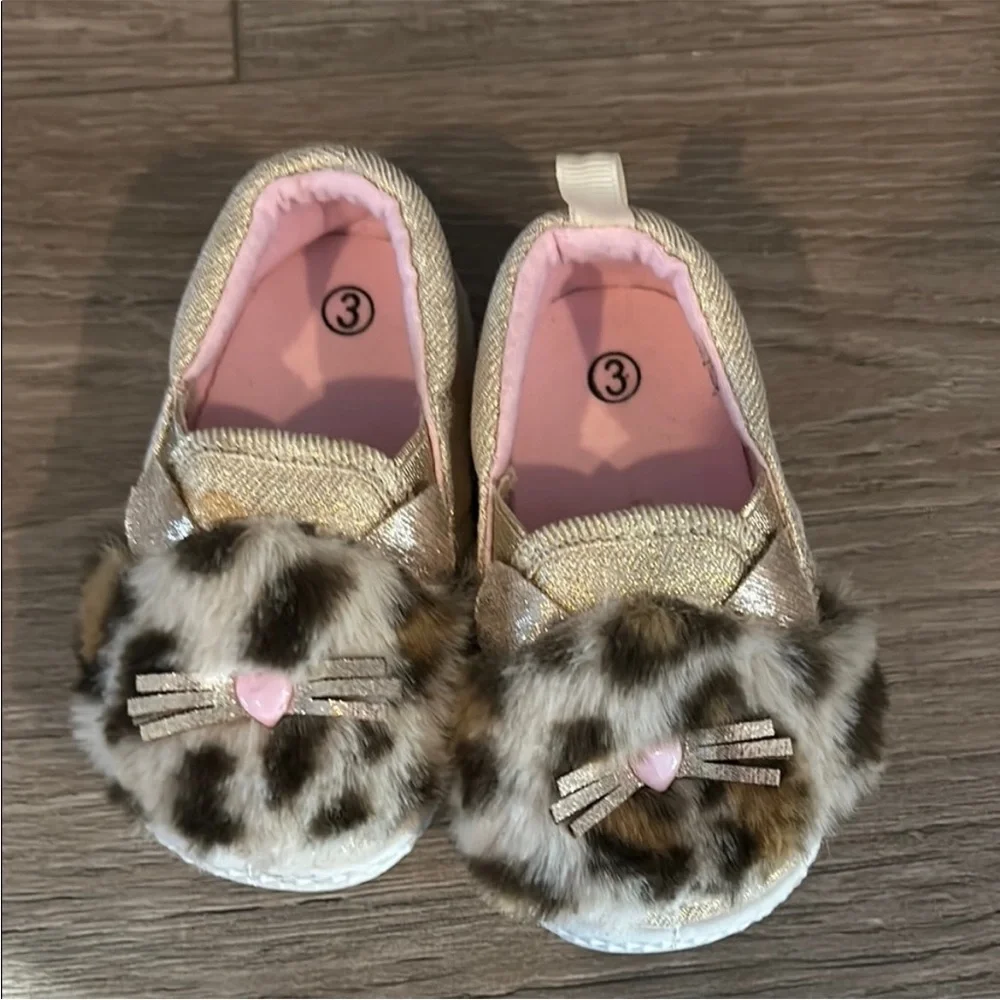NWOT‎ Gold Leopard Print Toddler Girls Slip-ons