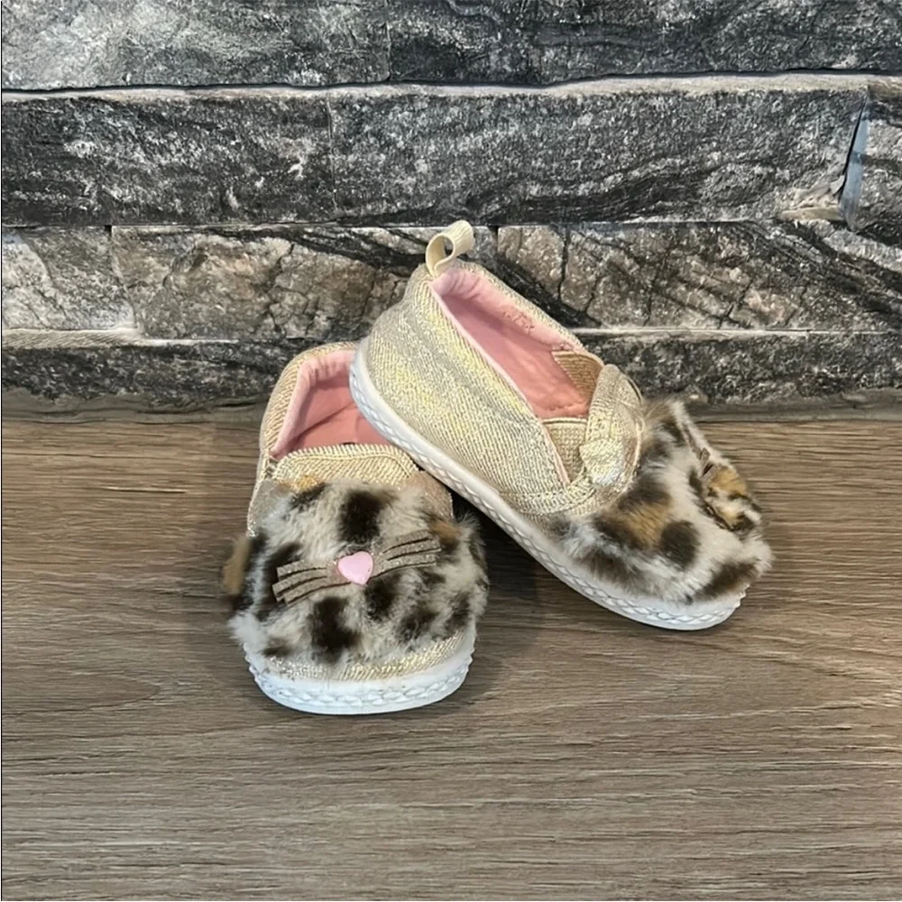 N/A adorable gold