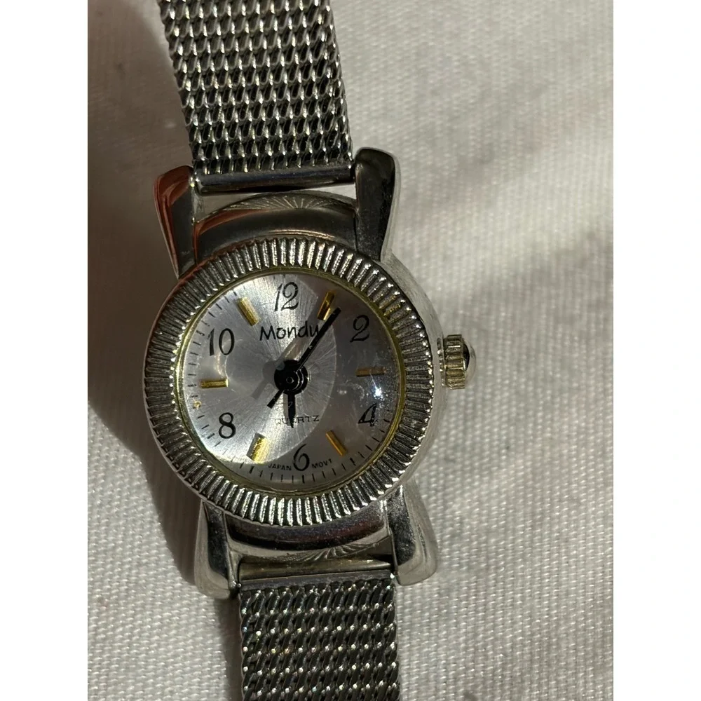 Mondia classic timepiece