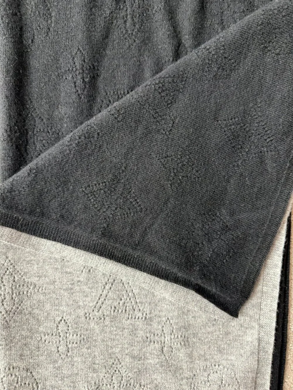 Louis Vuitton scarf black