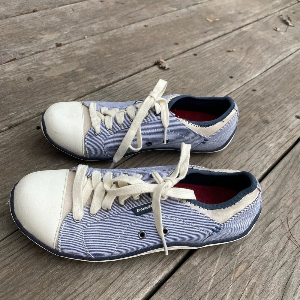Dr. Scholl’s Barefoot Navy Pin Stripped Sneakers NWOT