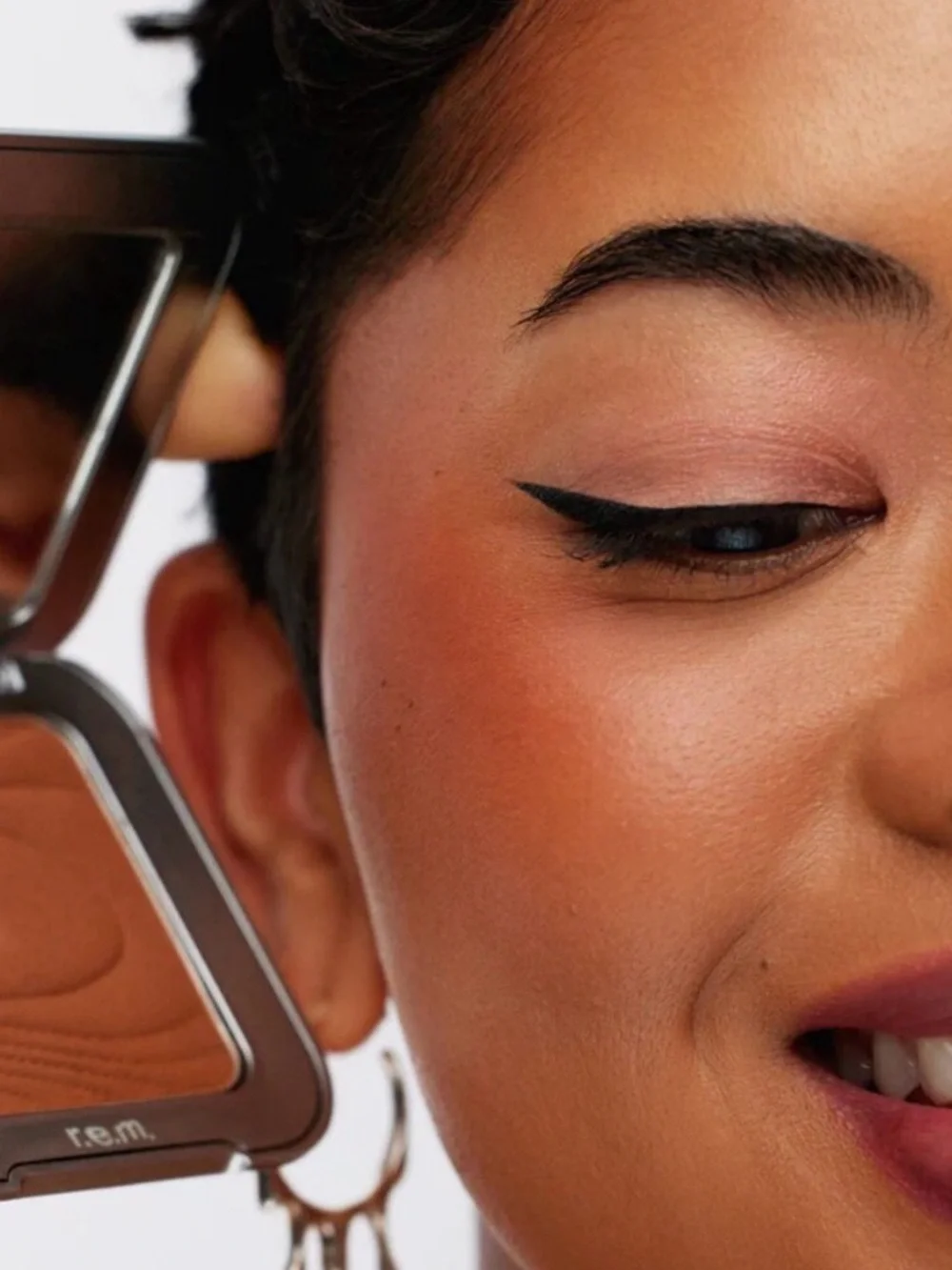 R.E.M. Beauty bronzer lashes