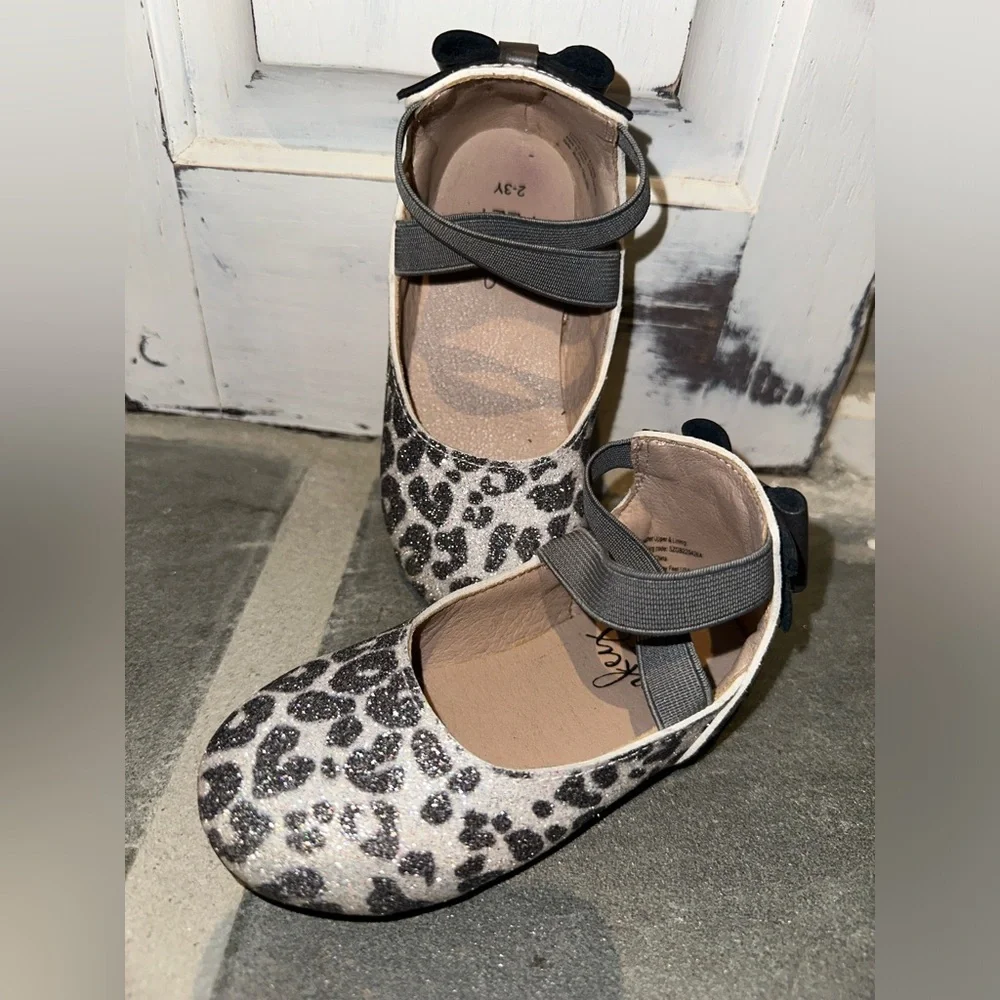 Monkey Feet Glitter Gray Leopard Print Stylish Leather Strap & Bow Slide’s