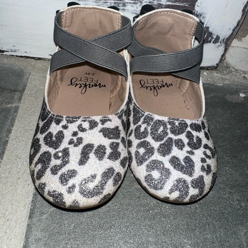 Monkey Feet these chic