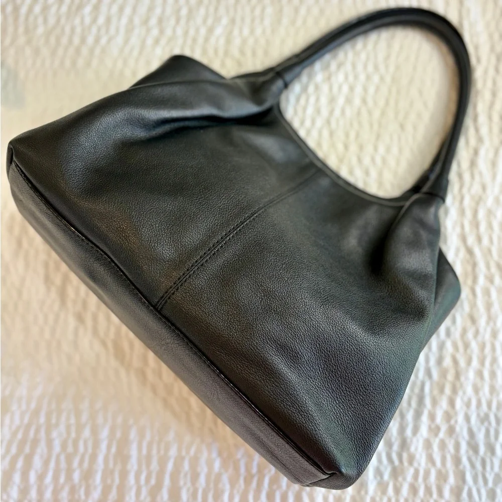 shoulder pocket pebbled