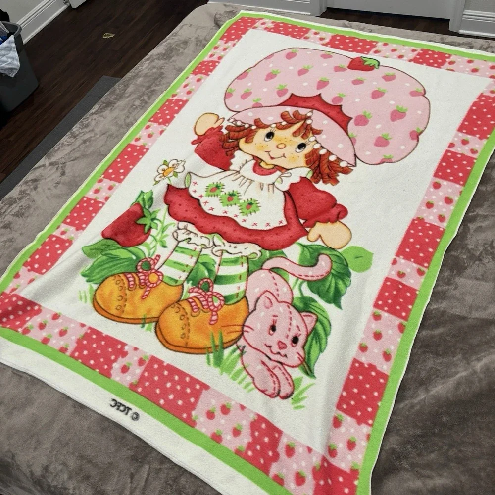 Vintage Rare Strawberry Shortcake Kitten BIG Fleece Blanket 66