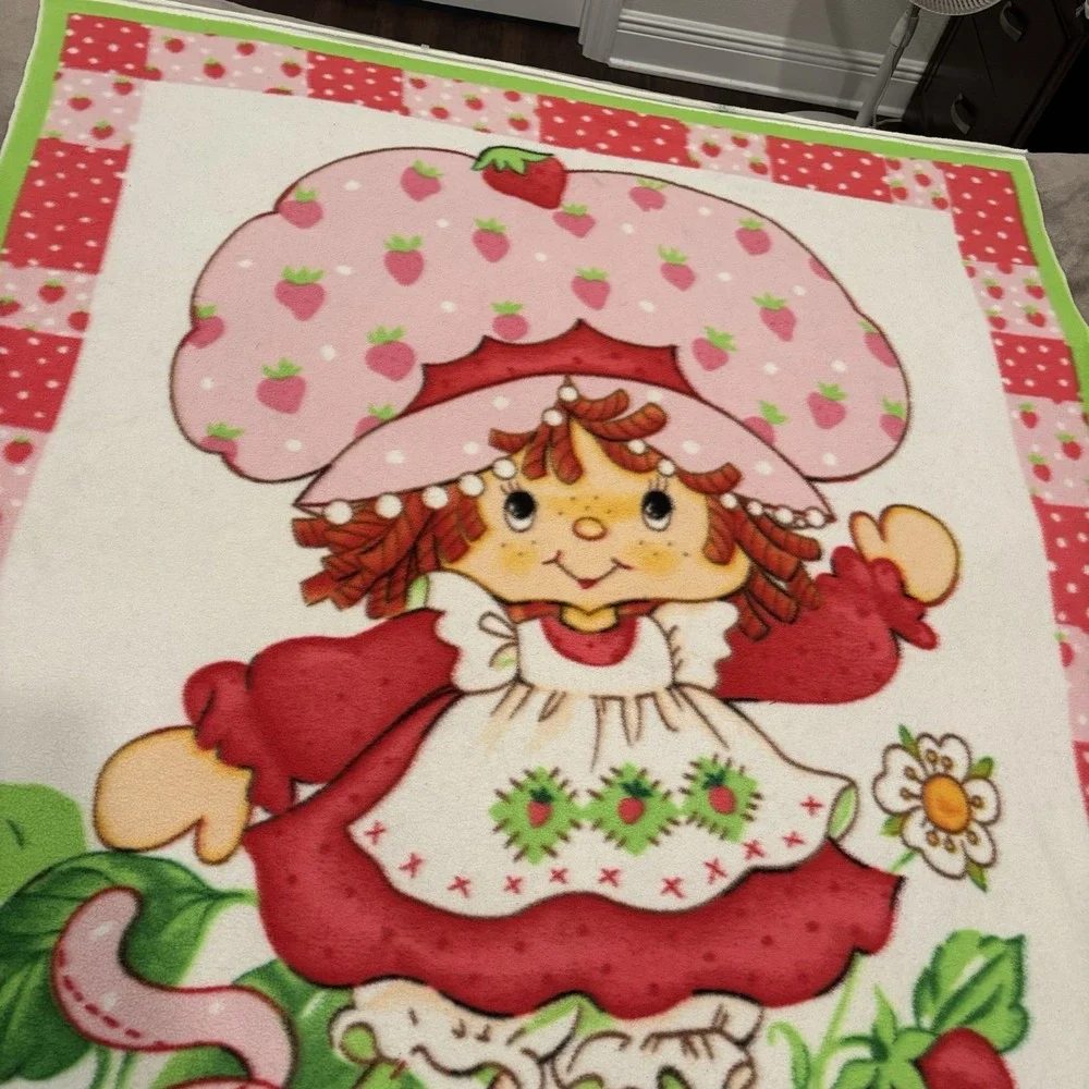 Vintage Rare Strawberry Shortcake Kitten BIG Fleece Blanket 66